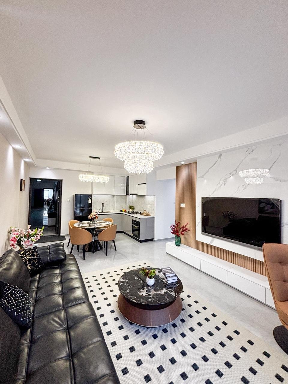 WhatsApp Image 2025-12-07 at 23.42.49 (2)